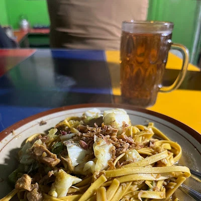 Warung Mie Godhog Mbah Lihun ( Pak Abu )