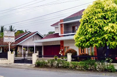 Notatis Sri Nugraeni SH. Mkn