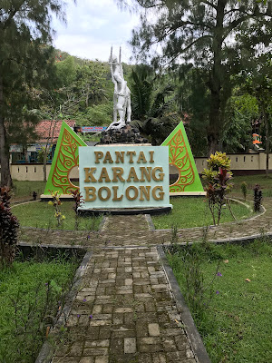 Alun Alun Karang Bolong