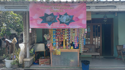 Aneka Jajanan Pecel & Mendowan Si Mbok