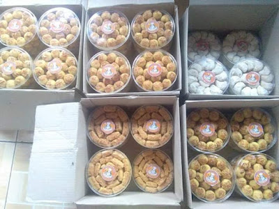 Aneka Kue Kering "Mama Chemsy"