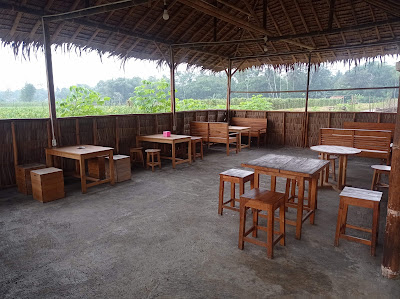 Angkringan Tengah Sawah