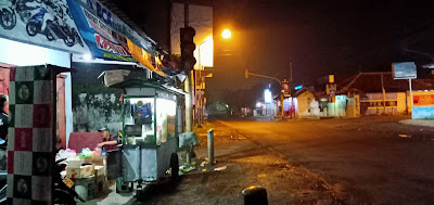 ANGKRINGAN UNYIL KALIBAGOR