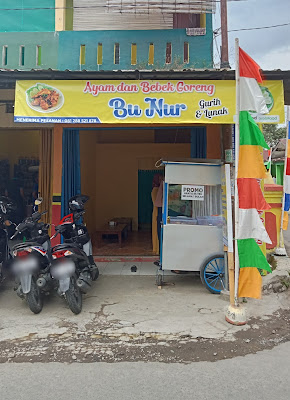 Ayam & Bebek Goreng Gurih Dan Lunak Bu Nur