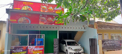 Ayam D'kremes sambal bakar & mie ayam Mbah Uti