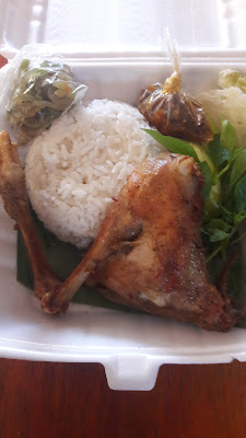 Ayam Goreng Dan Es Dawegan Arugan