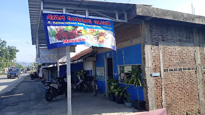 Ayam Goreng Glugur,jl.Kemerdekaan Barat Kesugihan Cilacap