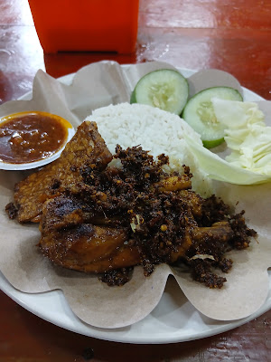Ayam Goreng Rempah Bunda Aisyah