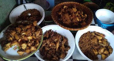 AYAM GORENG SERUNDENG BU ROM