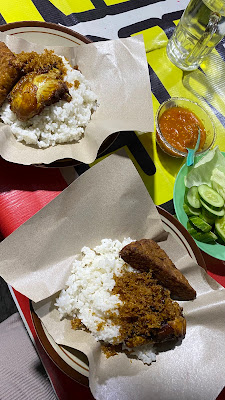 Ayam Goreng Srundeng Lada Khacida ( Jalan Ragasemangsang )