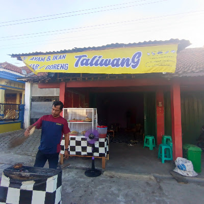 AYAM & IKAN BAKAR / GORENG TALIWANG
