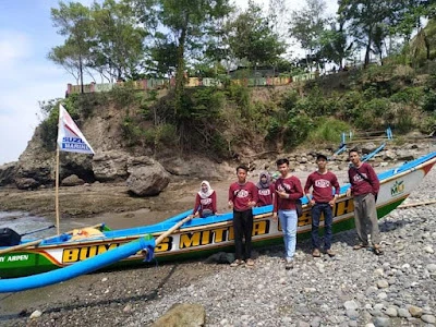 Pelabuhan pantai Pedalen