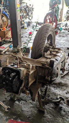 Perbaikan sepeda motor mas Heri