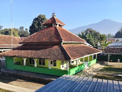 Pondok Pesantren Roudhotul Qur'an 2 Ciwarak Karanggintung Sumbang