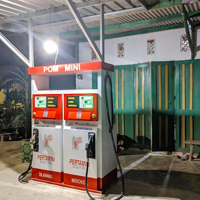 Toko pom bensin mini pak sikin