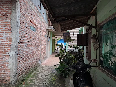 PENJAHIT ROMA