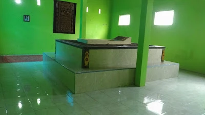 Makam Mbah Kosim Nur Ali