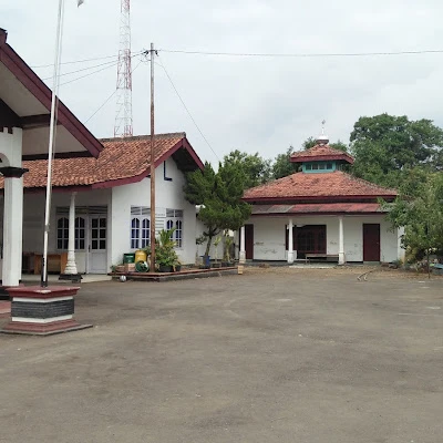 Rumah Kepala Desa Glempangpasir