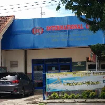 Lingua College