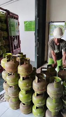 Pangkalan gas Adib