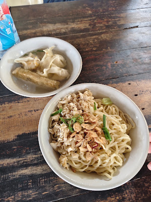 Bakmi Mon