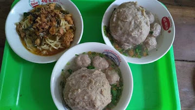 Bakso dan mie ayam Toti/Pak Sudir