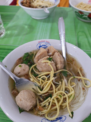 BAKSO SOLO MBAH MAN, SUMPIUH