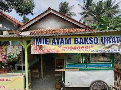 BAKSO URAT DAN MIE AYAM NUSASARI