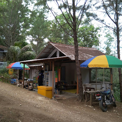 Balai Nongkrong Mr. Tanz