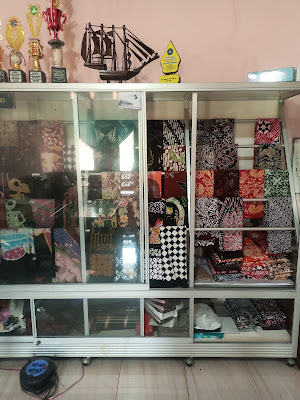Batik Keris Mulia / Tien Batik
