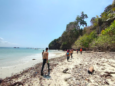Batu Layar Pantai Pangandaran