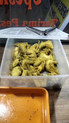 Bebek Goreng dan Ayam Bumbu Hitam Bu Sri