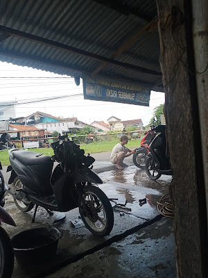 Bengkel dan Cuci Motor Sumber Rizqi Cilacap
