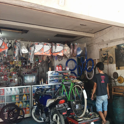 Bengkel Motor Mbah Geris