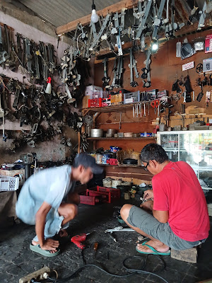 Bengkel pintu mobil "Cipalika"