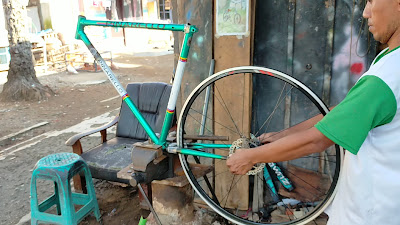 Bengkel Sepeda Modif dan Cat (Pak Yono & Bro Roel)
