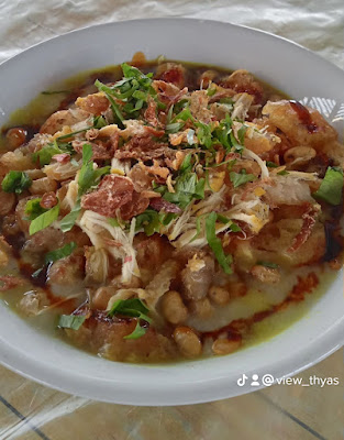 Bubur ayam kupat tahu enak pangandaran pantai timur(thyas warung)