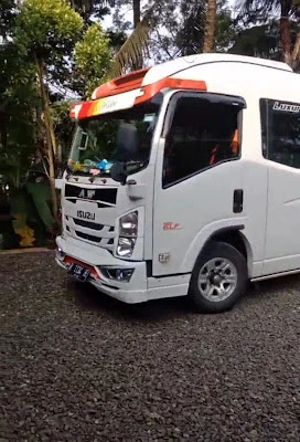 Tour And Travel Happy Trans