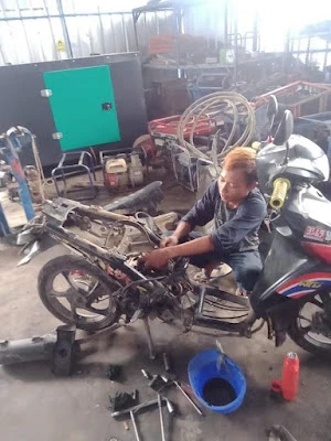 BENGKEL TERAS RUMAH
