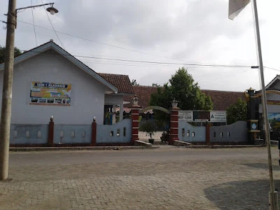 Kantor Balai Desa Klahang