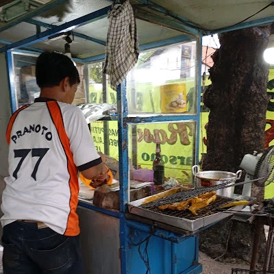Ayam Goreng "Jati Sari" Bu Jannah
