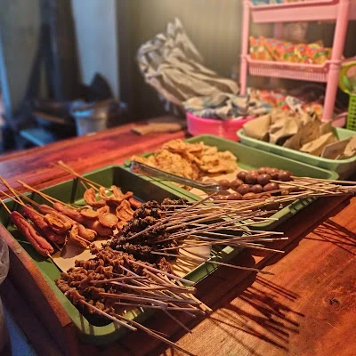 Tempat Nongkrong Kucing Samsul