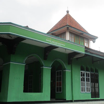 Masjid Roudlotut Tholibin