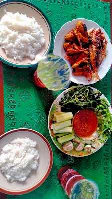 Rumah makan dan aneka masakan vivi