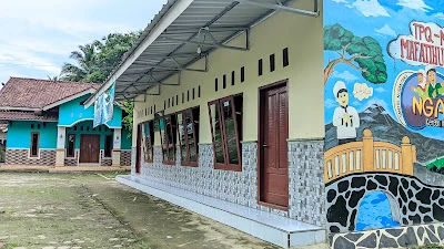 Pondok Pesantren Mafatihul Huda Kalibening
