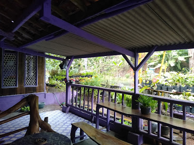 Cafe Bandrek Ungu