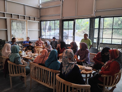 Cafe bukit hijau muliasari