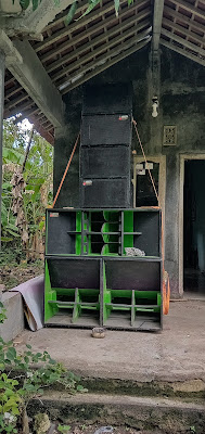 Cafe Pinggir Kali