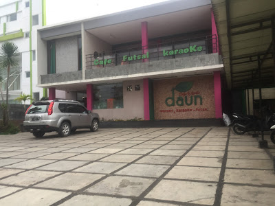 Cafe & Resto Daun