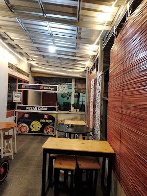 Cafe Van Jompo